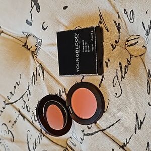 Pressed mineral blush